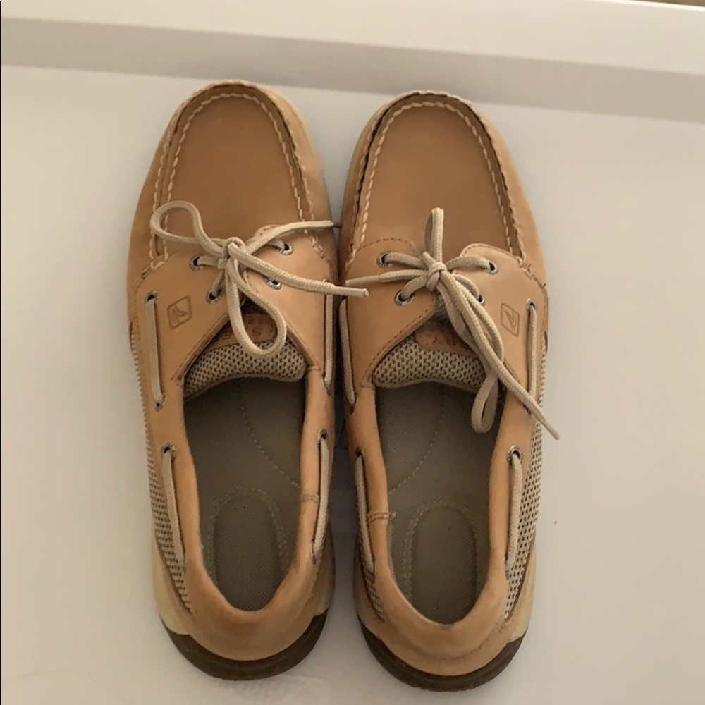Sperrys female 9 pretty much new